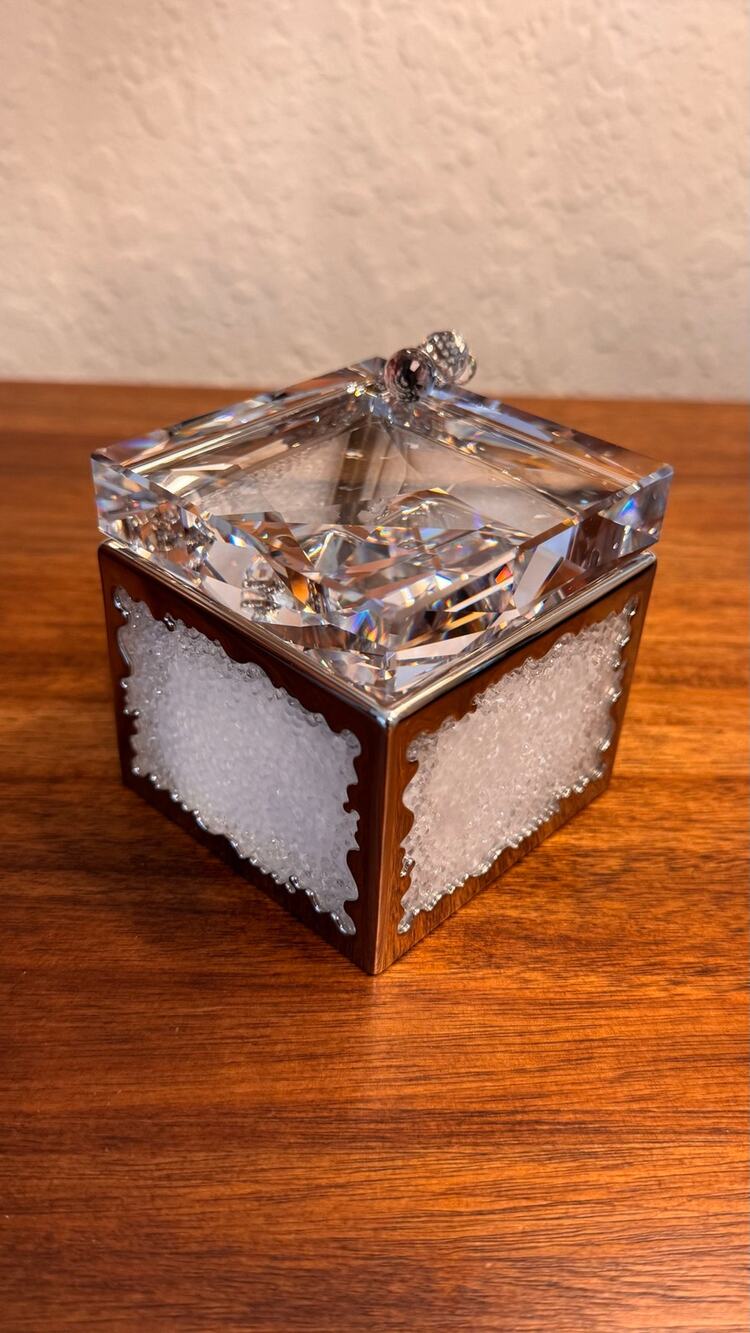 Retired Swarovski Crystalline Treasure Trinket Box 5136899